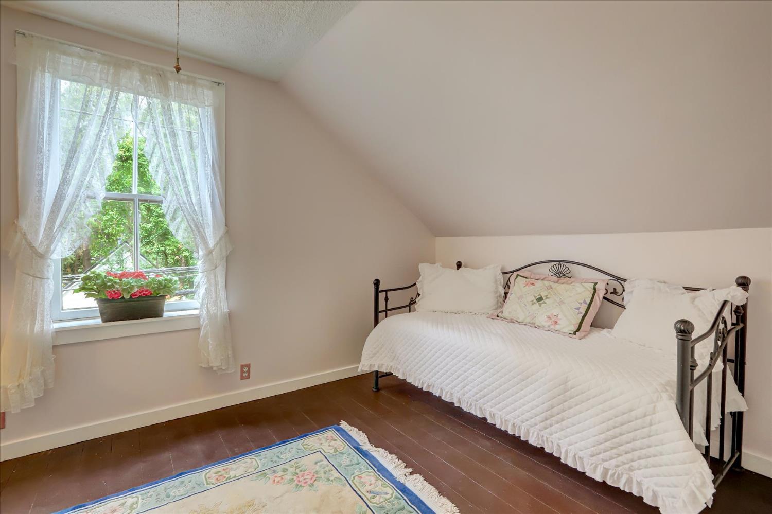 Nevada City, California, 95959, United States, 4 Bedrooms Bedrooms, ,2 BathroomsBathrooms,Residential,For Sale,1983992