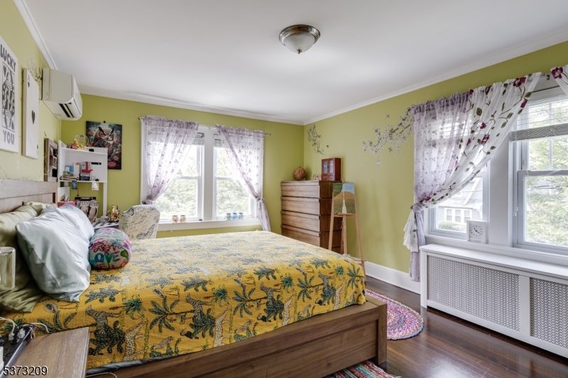 Scotch Plains Twp., New Jersey, 07076, United States, 4 Bedrooms Bedrooms, ,2 BathroomsBathrooms,Residential,For Sale,1900897