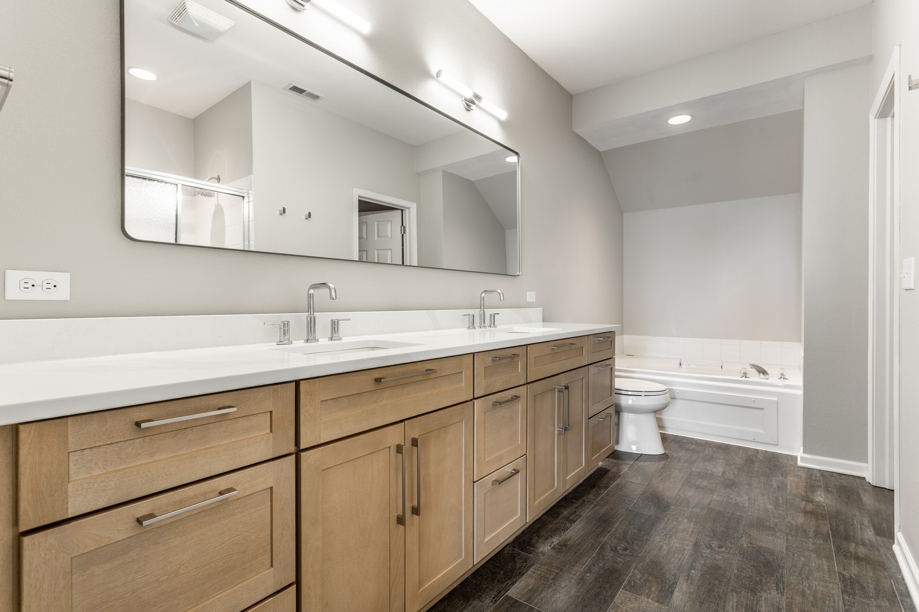  Turnkey Modern Townhome in Westfield - 物件實景