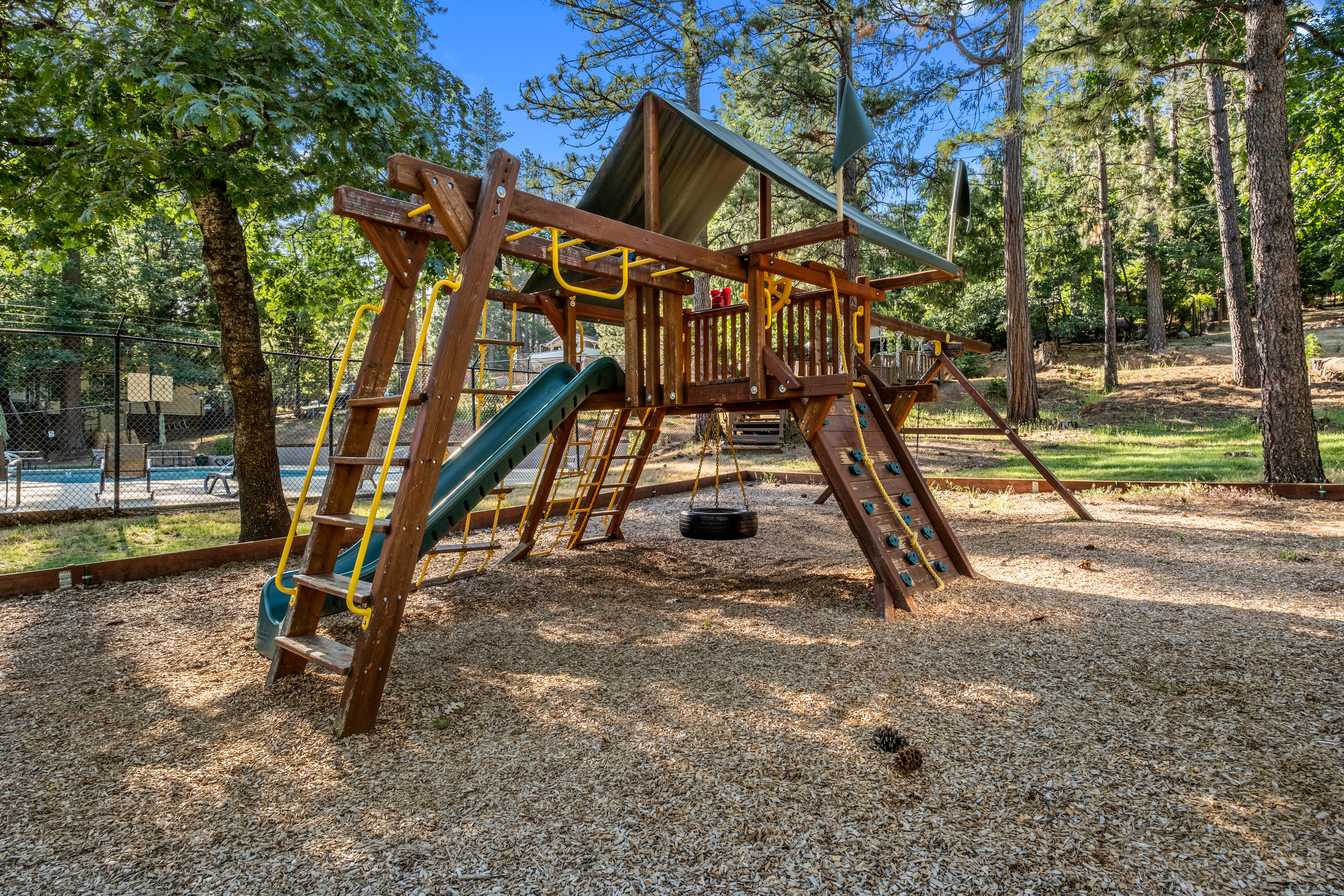  5648 Sierra Springs Drive, Pollock Pines, CA 95726 - 物件實景