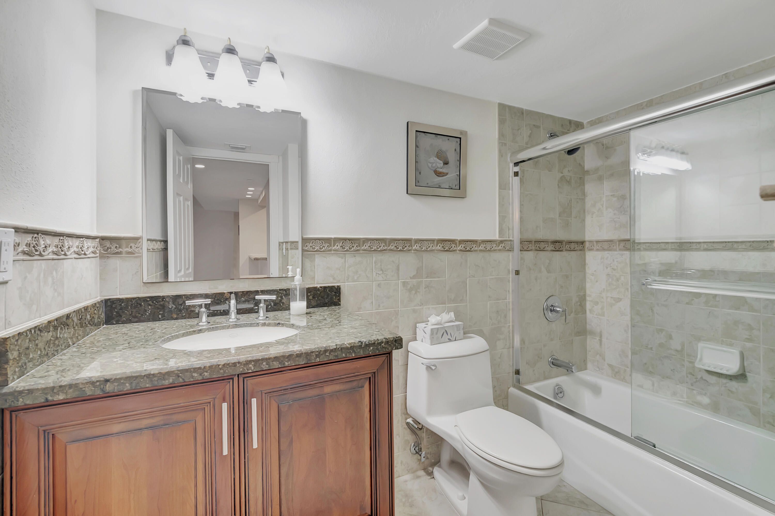 Highland Beach, Florida, 33487, United States, 2 Bedrooms Bedrooms, ,2 BathroomsBathrooms,Residential,For Sale,1907746