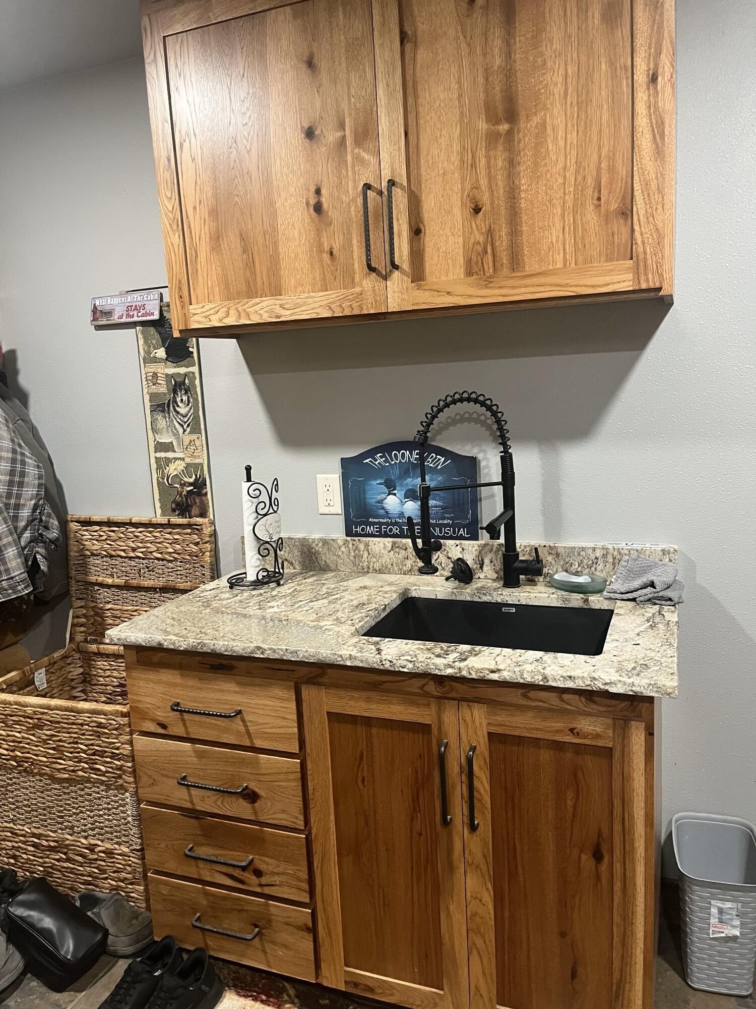 Canyonville, Oregon, 97417, United States, 2 Bedrooms Bedrooms, ,2 BathroomsBathrooms,Residential,For Sale,1981703