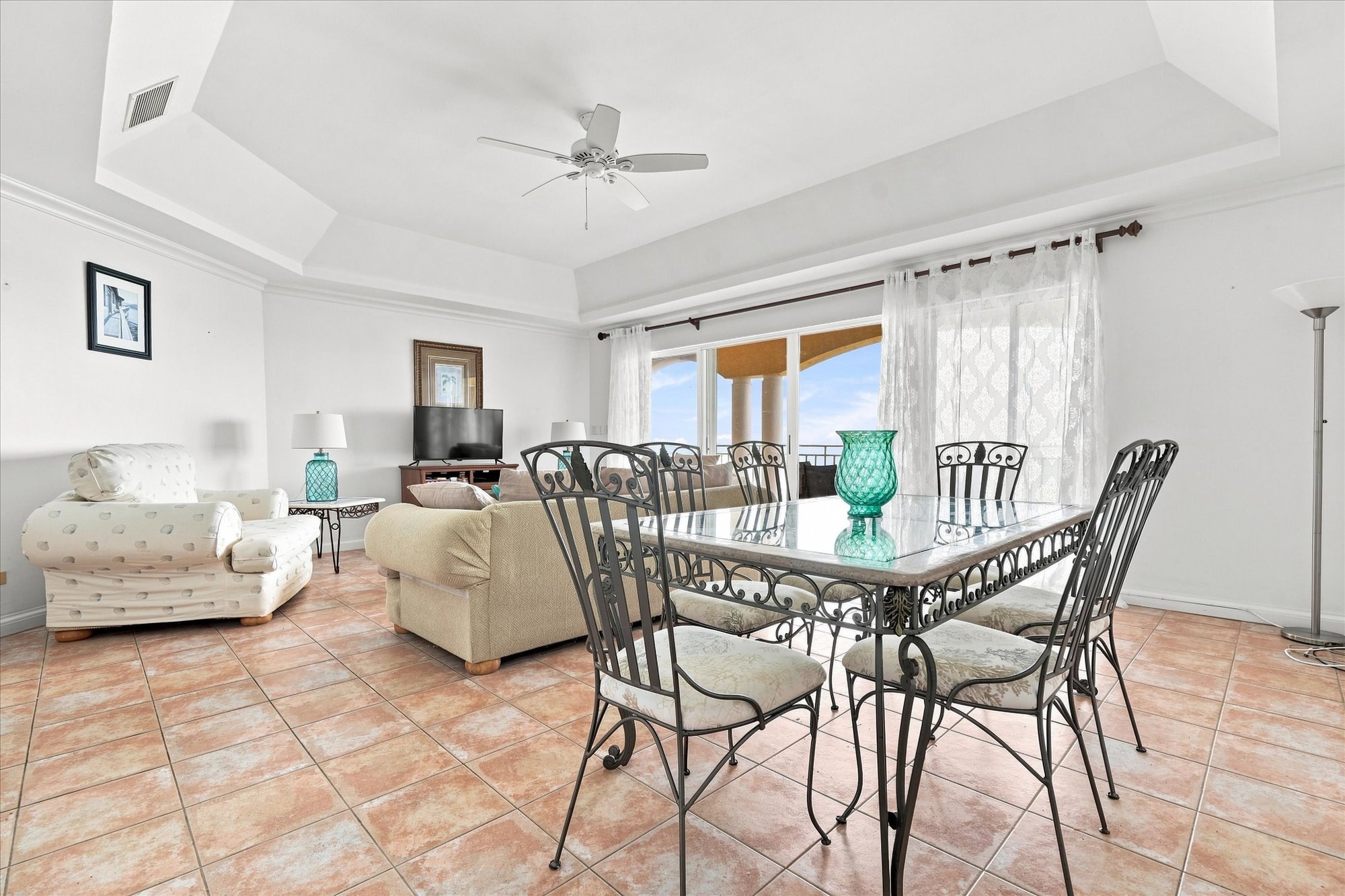  8C Caves Point Condominium Residence - 物件實景