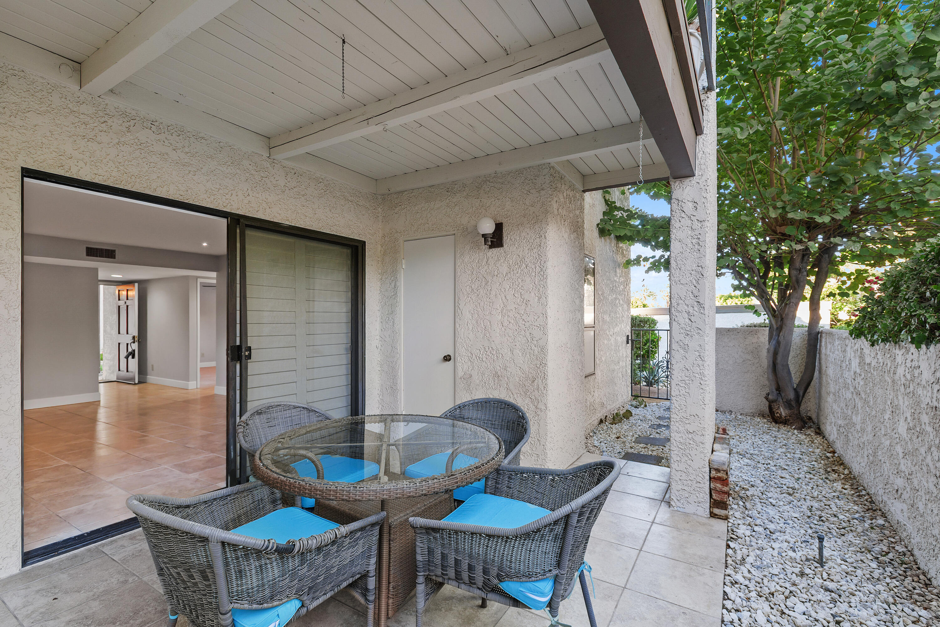 Palm Springs, California, 92264, United States, 3 Bedrooms Bedrooms, ,2 BathroomsBathrooms,Residential,For Sale,1998935