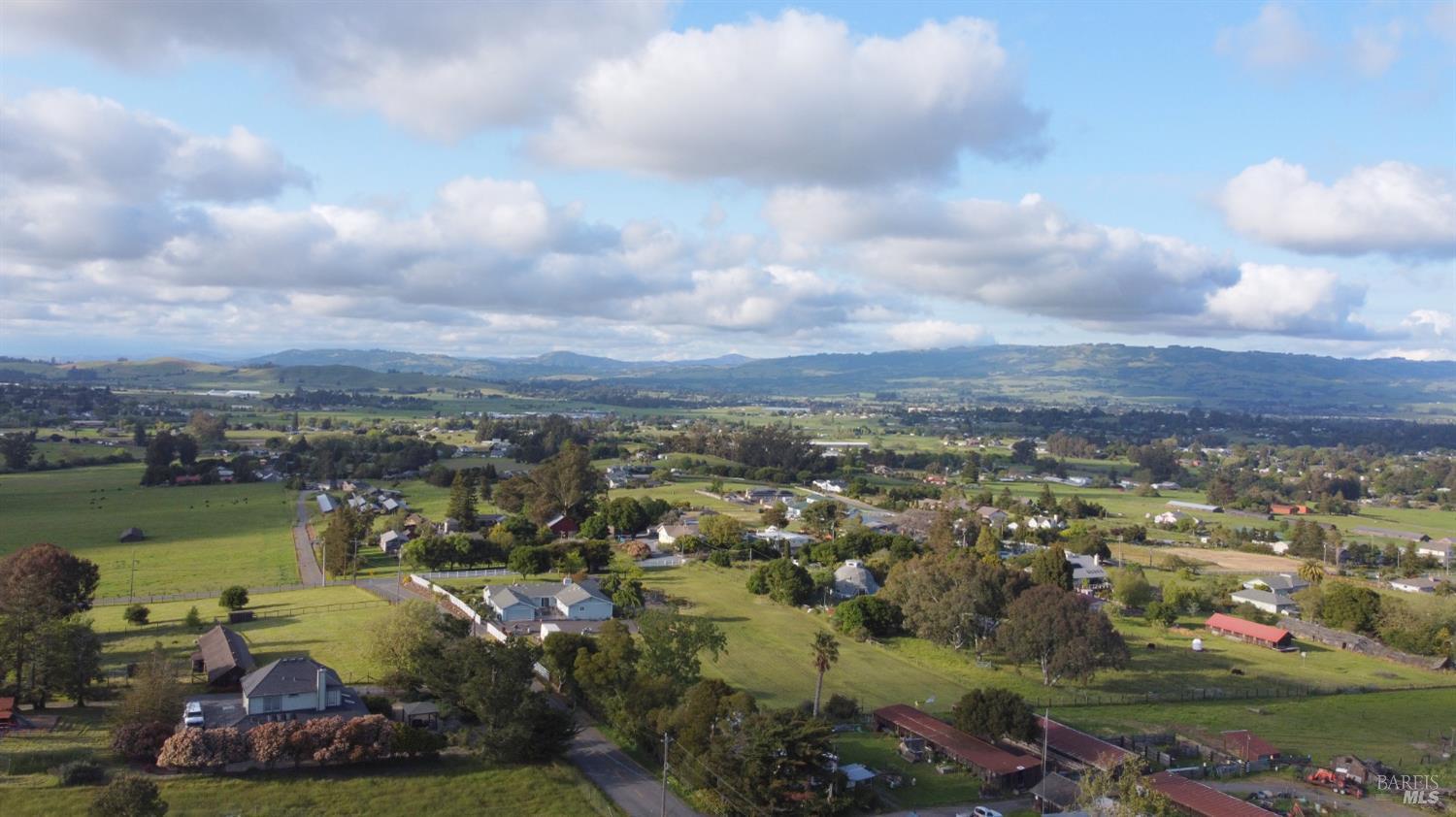 Petaluma, California, 94952, United States, 4 Bedrooms Bedrooms, ,2 BathroomsBathrooms,Residential,For Sale,1904251