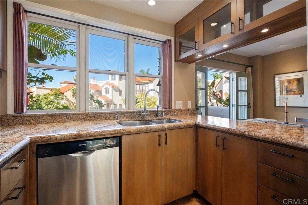 La Jolla, California, 92037, United States, 3 Bedrooms Bedrooms, ,3 BathroomsBathrooms,Residential,For Sale,1997509