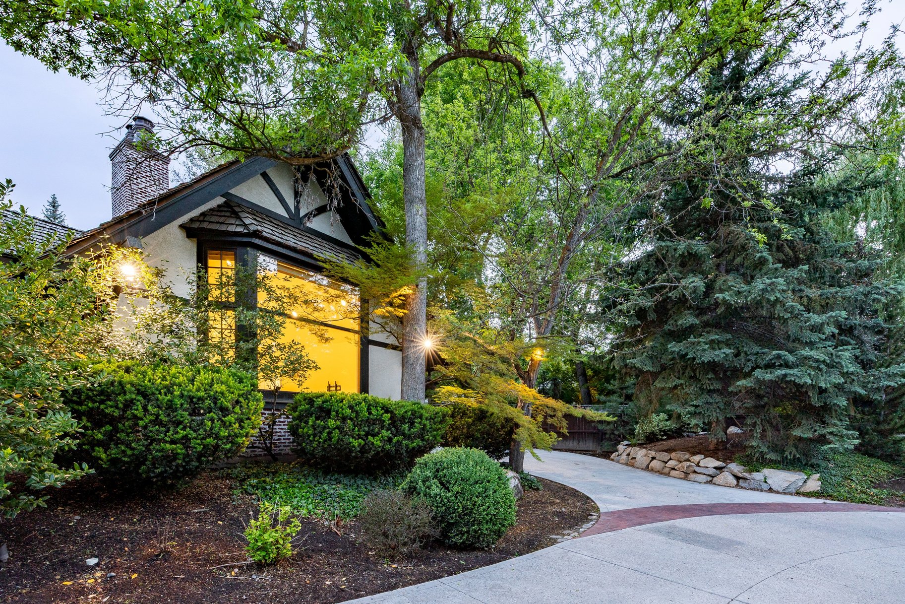  Stunning Tudor Estate in Premier Walker Lane Neighborhood - 物件實景