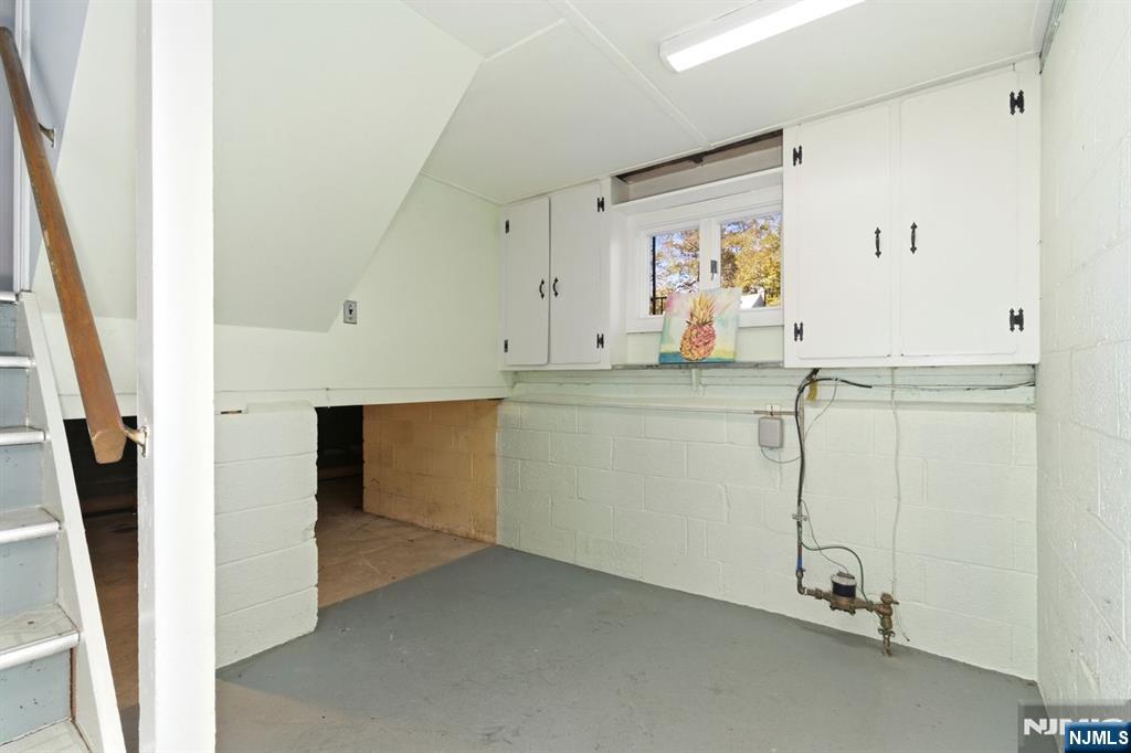 Midland Park, New Jersey, 07432, United States, 3 Bedrooms Bedrooms, ,2 BathroomsBathrooms,Residential,For Sale,1989526