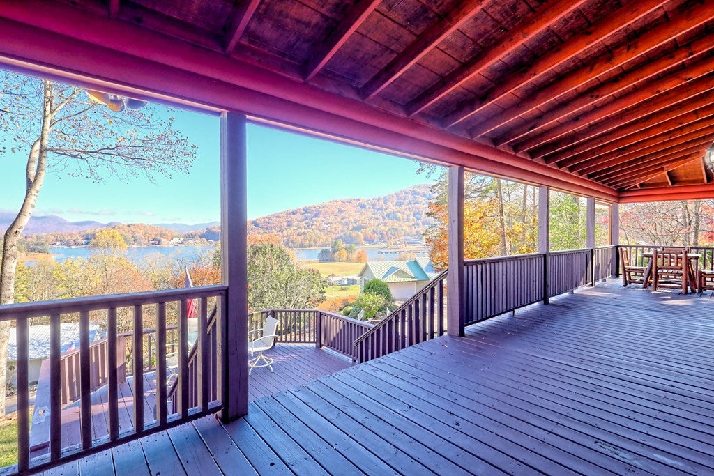 Young Harris, Georgia, 30582, United States, 4 Bedrooms Bedrooms, ,5 BathroomsBathrooms,Residential,For Sale,1987920