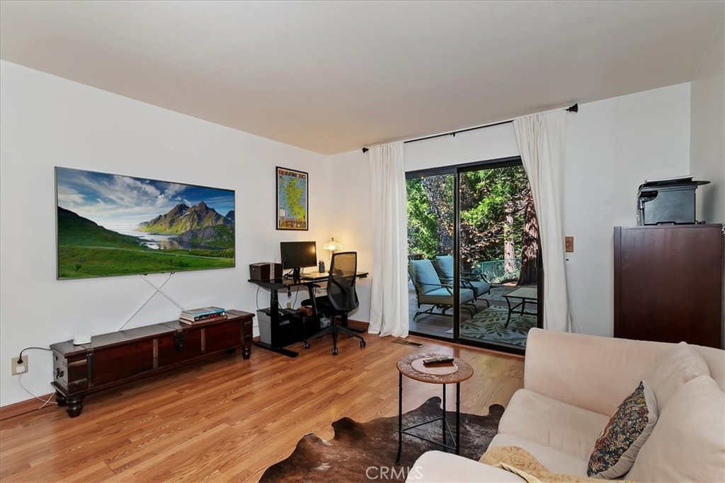 Lake Arrowhead, California, 92352, United States, 4 Bedrooms Bedrooms, ,3 BathroomsBathrooms,Residential,For Sale,1998822