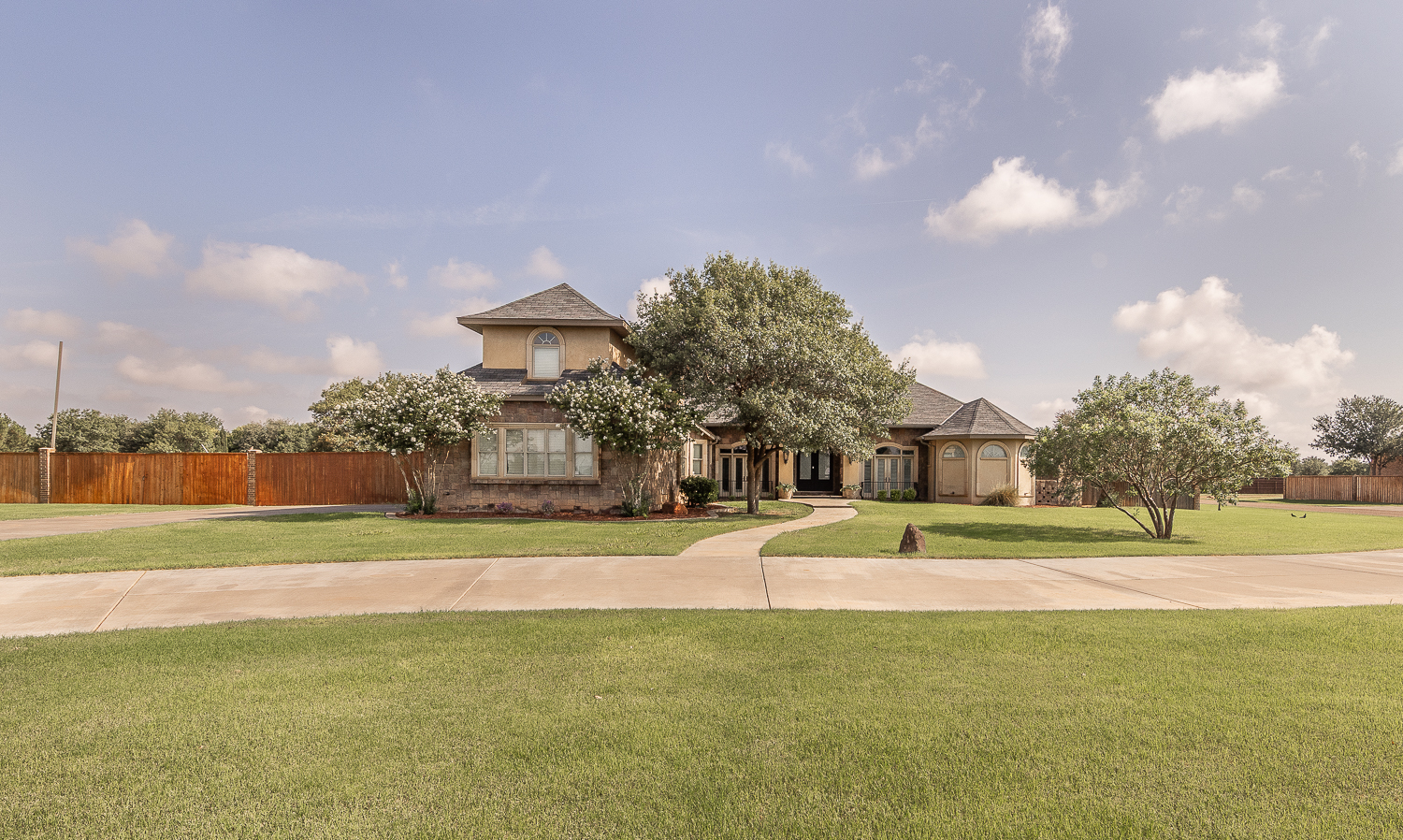 Lubbock, Texas, 79424, United States, 4 Bedrooms Bedrooms, ,4 BathroomsBathrooms,Residential,For Sale,1901178
