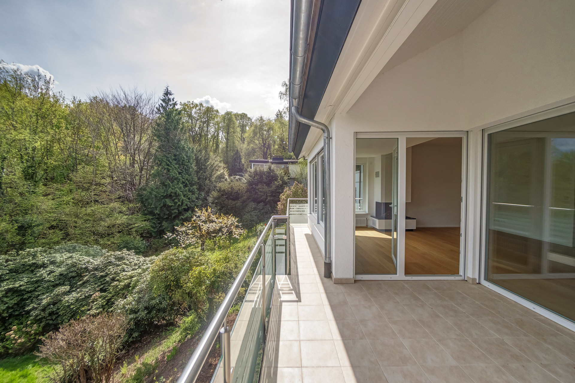  Stylishly renovated semi-detached house with unobstructable natural panorama - 物件實景