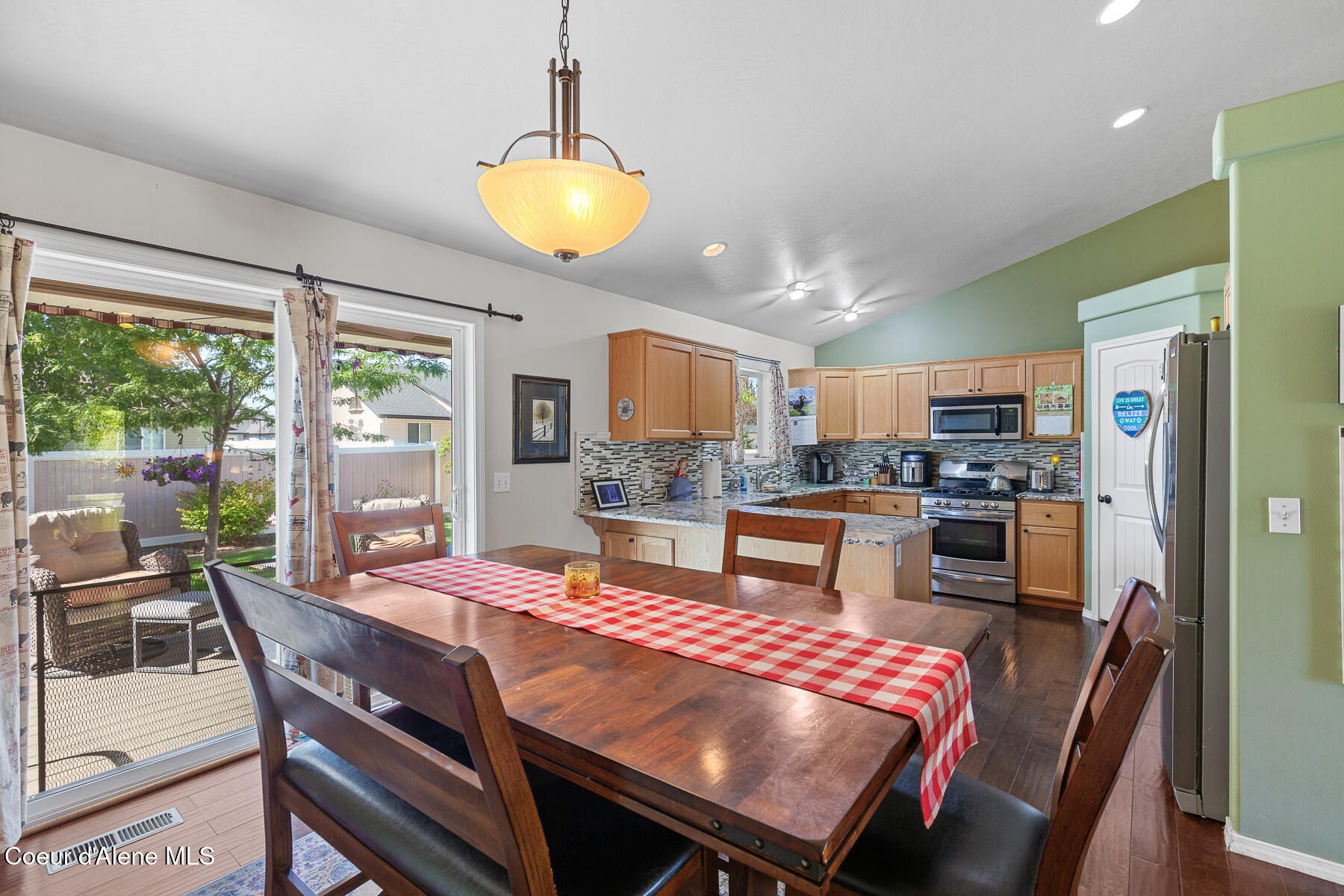 Hayden, Idaho, 83835, United States, 3 Bedrooms Bedrooms, ,2 BathroomsBathrooms,Residential,For Sale,1976202