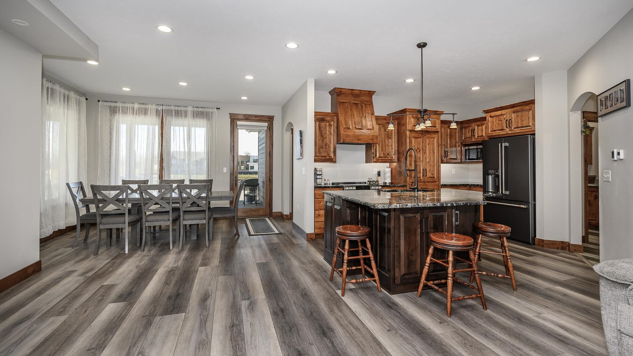 Bismarck, North Dakota, 58503, United States, 3 Bedrooms Bedrooms, ,2 BathroomsBathrooms,Residential,For Sale,1995380