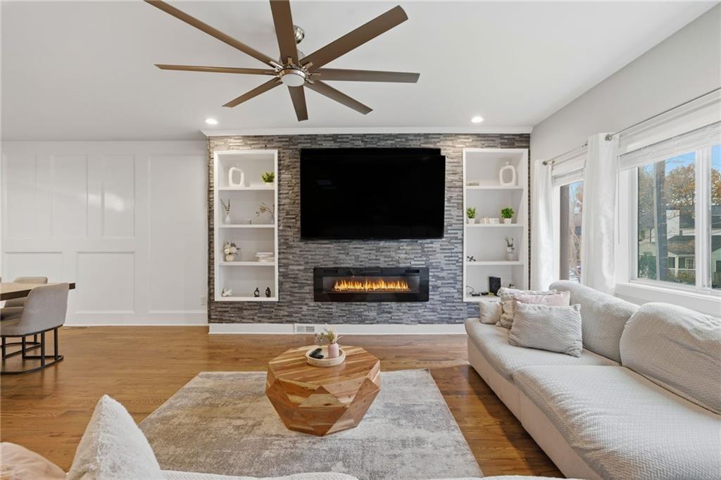 Atlanta, Georgia, 30315, United States, 4 Bedrooms Bedrooms, ,4 BathroomsBathrooms,Residential,For Sale,1996651