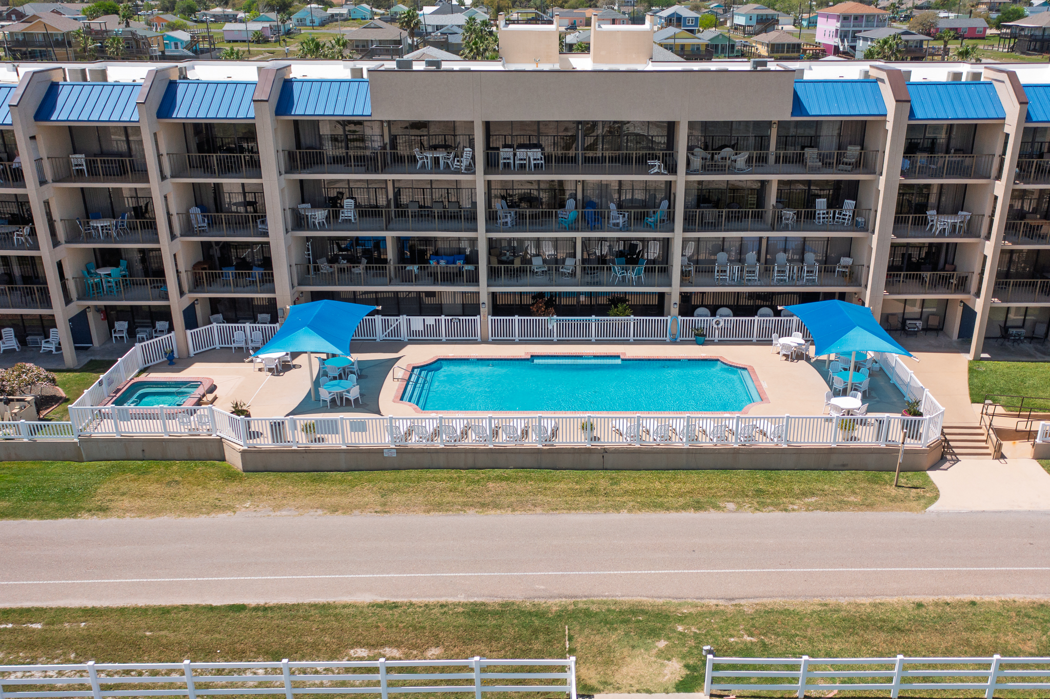  STUNNING WATERFRONT CONDO WITH MODERN UPDATES & SPECTACULAR VIEWS - 物件實景