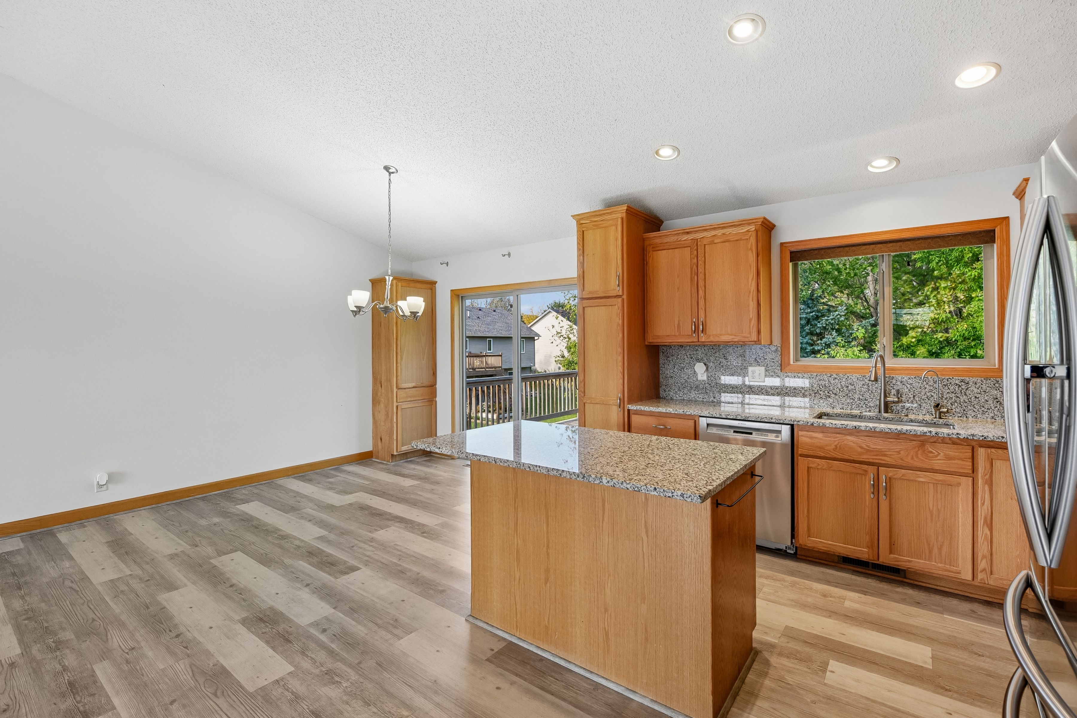  Refreshed Home in Lovely Farmington Location - 物件實景