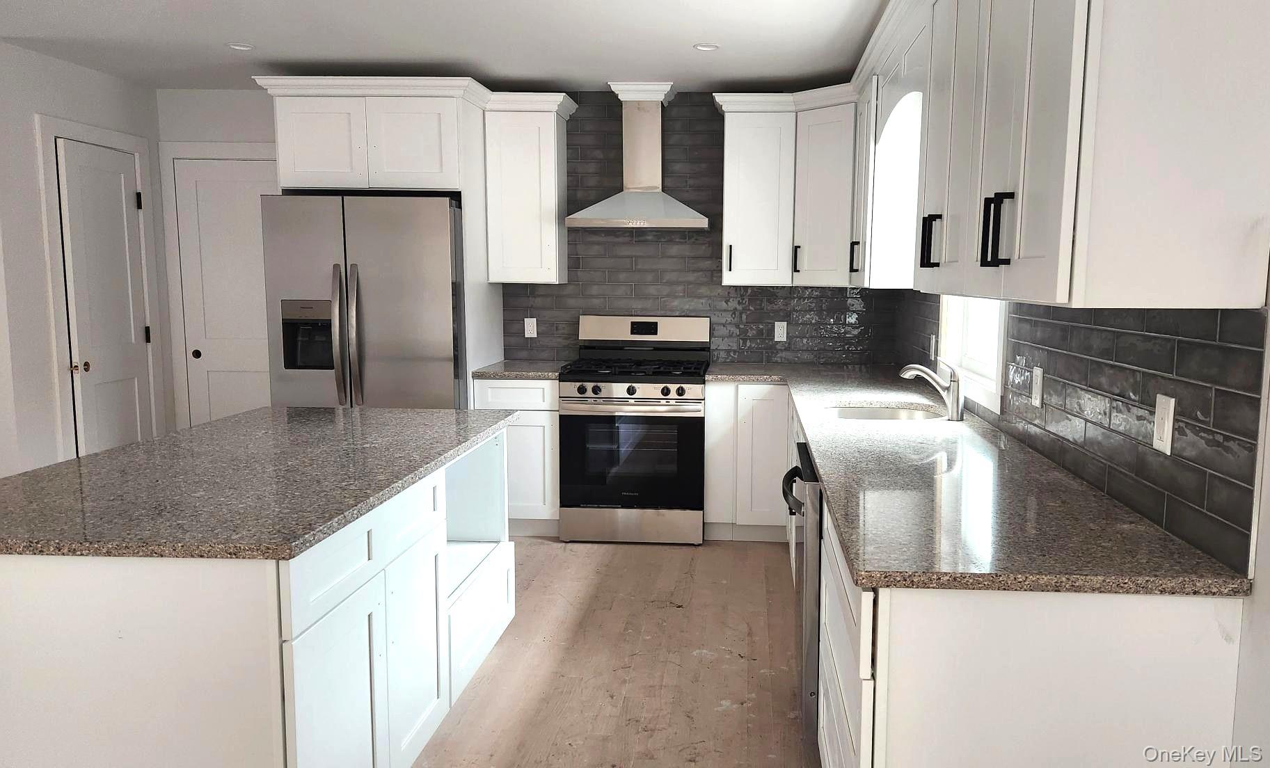 Shirley, New York, 11967, United States, 4 Bedrooms Bedrooms, ,3 BathroomsBathrooms,Residential,For Sale,1992019