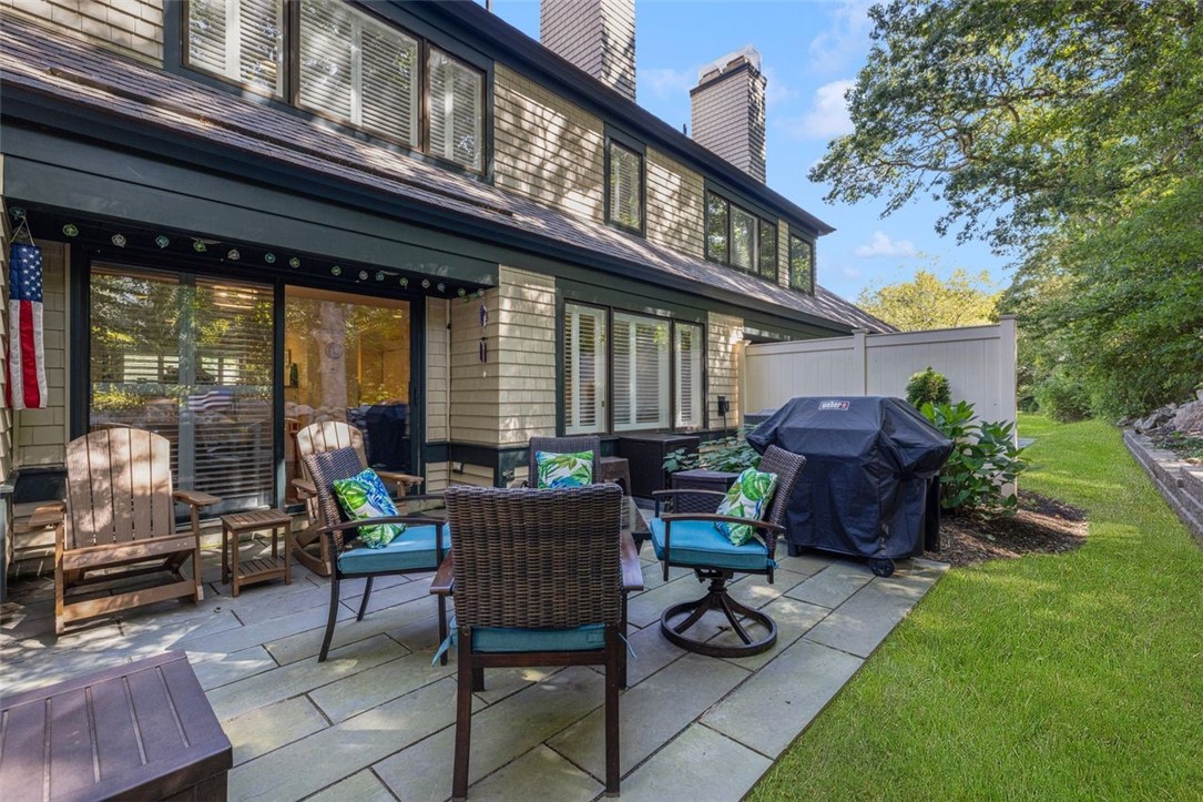 Narragansett, Rhode Island, 02882, United States, 2 Bedrooms Bedrooms, ,3 BathroomsBathrooms,Residential,For Sale,1950851