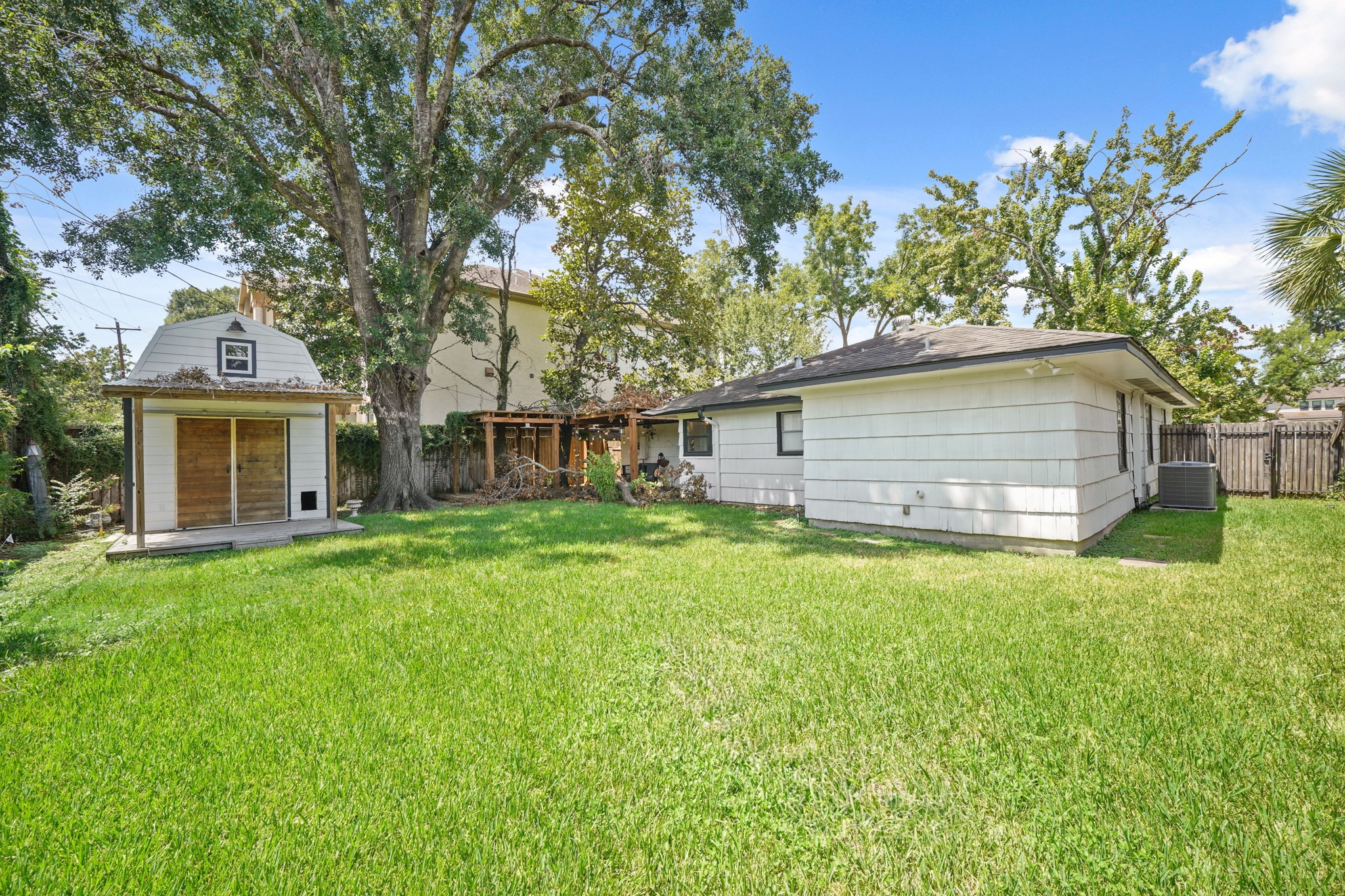 Bellaire, Texas, 77401, United States, 3 Bedrooms Bedrooms, ,2 BathroomsBathrooms,Residential,For Sale,1942222