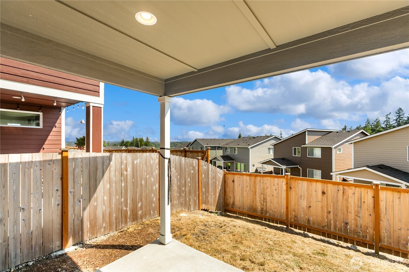 Bremerton, Washington, 98312, United States, 5 Bedrooms Bedrooms, ,2 BathroomsBathrooms,Residential,For Sale,1900860