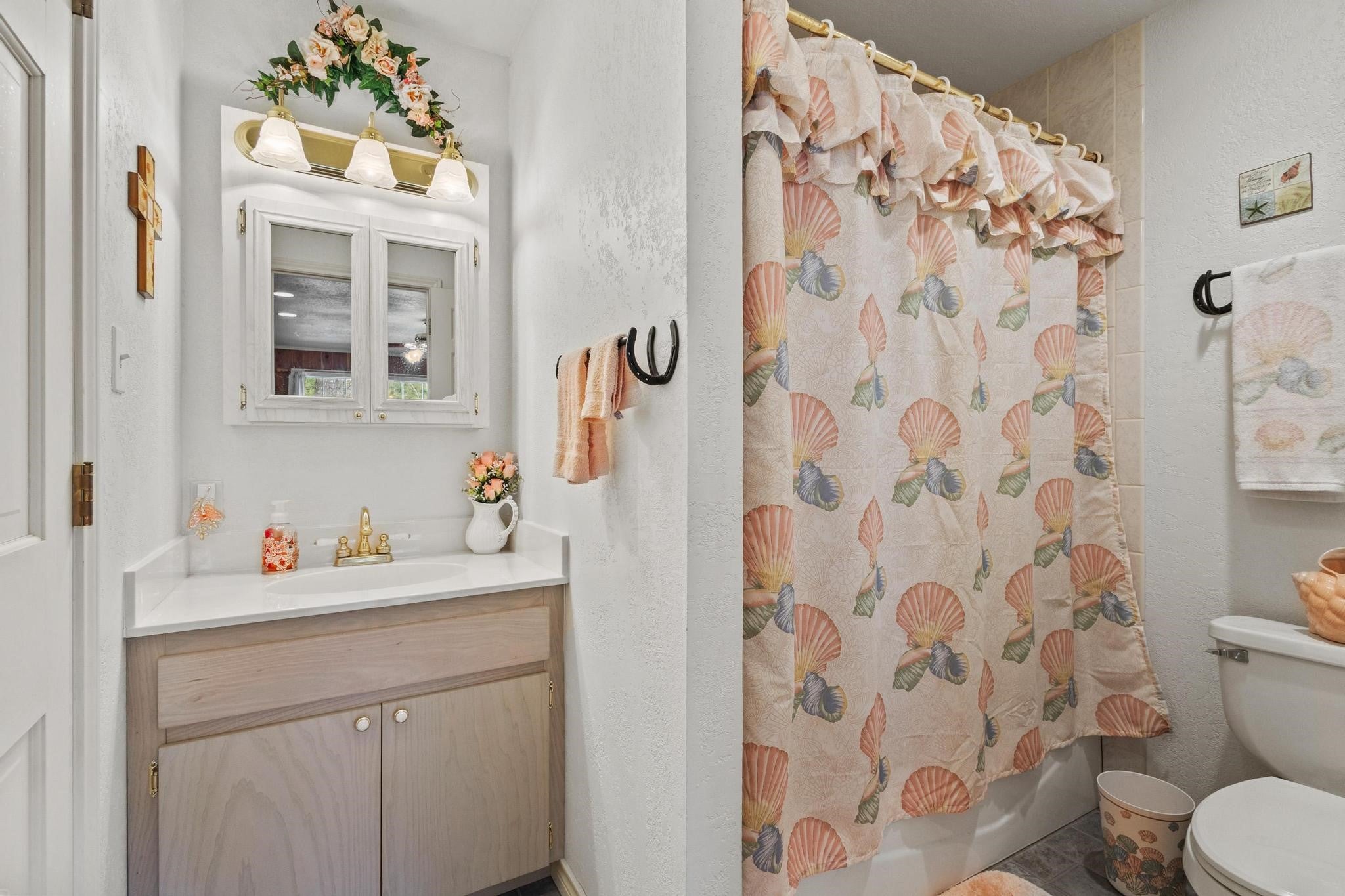 Ivanhoe, Texas, 75447, United States, 3 Bedrooms Bedrooms, ,2 BathroomsBathrooms,Residential,For Sale,1974689