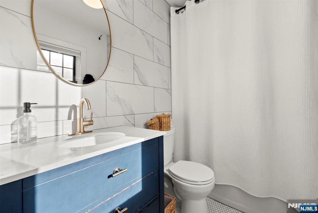 Rutherford, New Jersey, 07070, United States, 4 Bedrooms Bedrooms, ,2 BathroomsBathrooms,Residential,For Sale,1977707