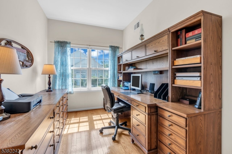 Franklin Twp., New Jersey, 08873, United States, 2 Bedrooms Bedrooms, ,2 BathroomsBathrooms,Residential,For Sale,1950059