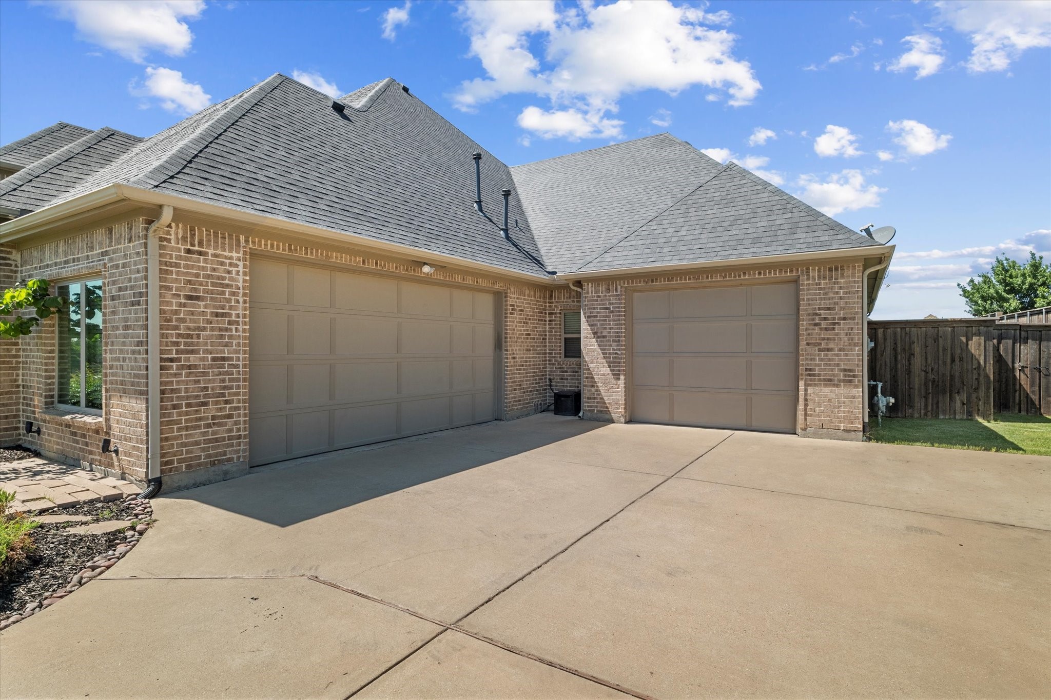 Prosper, Texas, 75078, United States, 4 Bedrooms Bedrooms, ,3 BathroomsBathrooms,Residential,For Sale,1903910