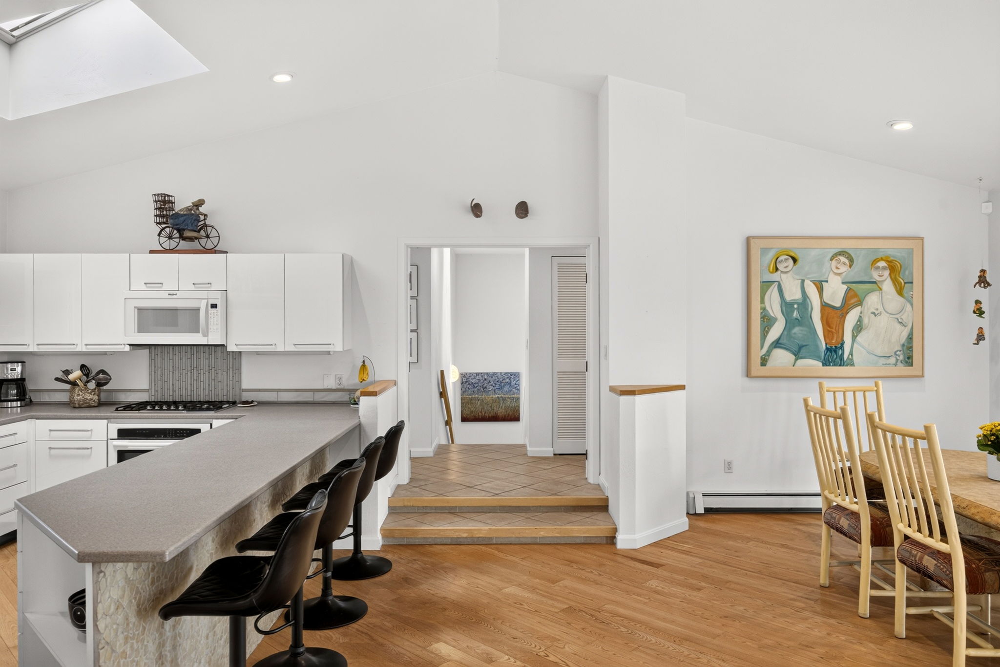  Five-Bedroom Contemporary with Bay Views, Pool & Private Beach Access - 物件實景