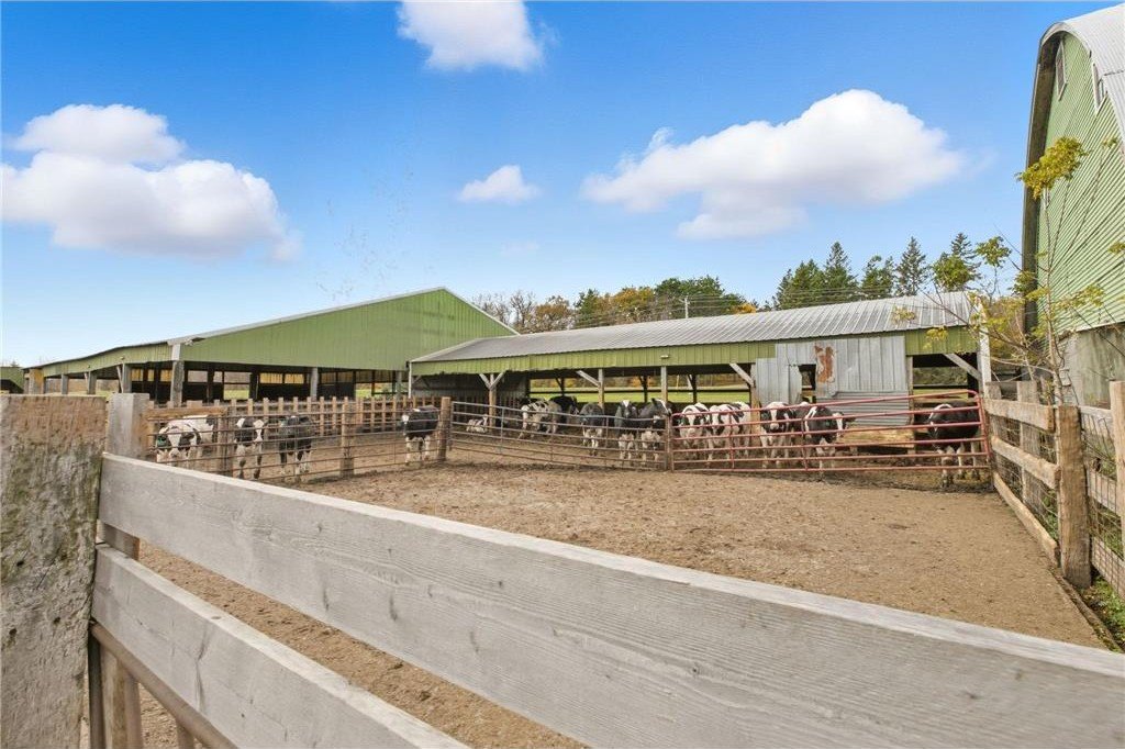 Holdingford, Minnesota, 56340, United States, 5 Bedrooms Bedrooms, ,2 BathroomsBathrooms,Residential,For Sale,1977131