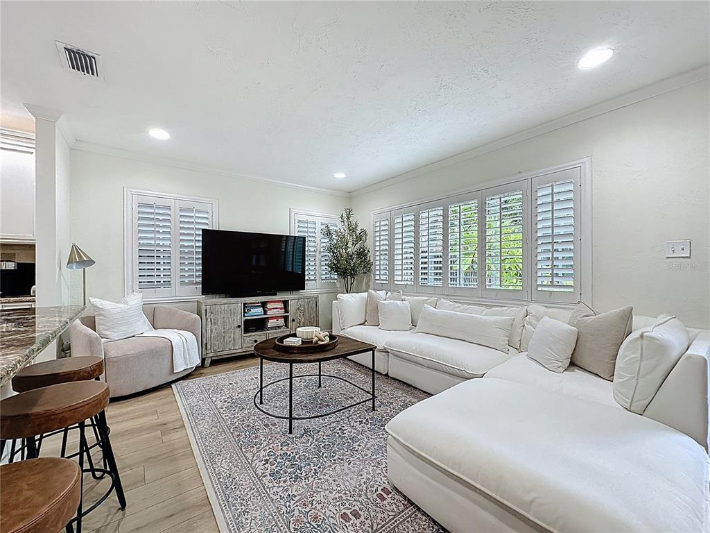 Orlando, Florida, 32804, United States, 2 Bedrooms Bedrooms, ,1 BathroomBathrooms,Residential,For Sale,1920096