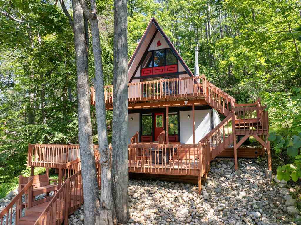Harbor Springs, Michigan, 49740, United States, 2 Bedrooms Bedrooms, ,2 BathroomsBathrooms,Residential,For Sale,1901422