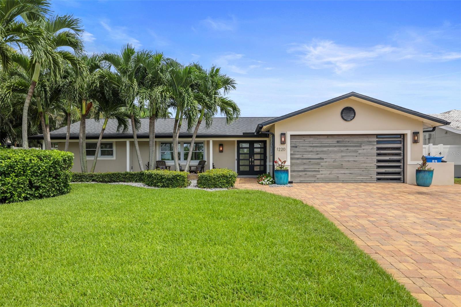 St. Petersburg, Florida, 33707, United States, 3 Bedrooms Bedrooms, ,2 BathroomsBathrooms,Residential,For Sale,1978831