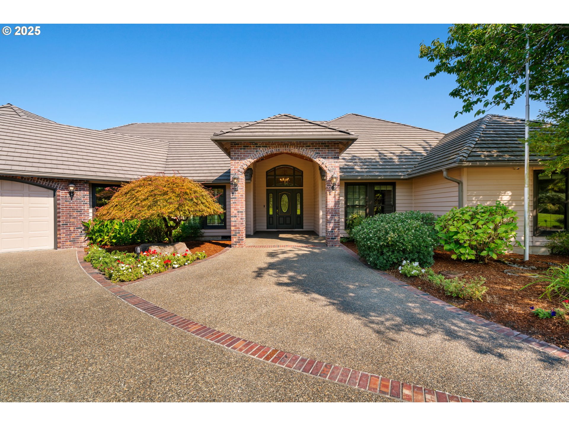 Vancouver, Washington, 98685, United States, 3 Bedrooms Bedrooms, ,4 BathroomsBathrooms,Residential,For Sale,2003472