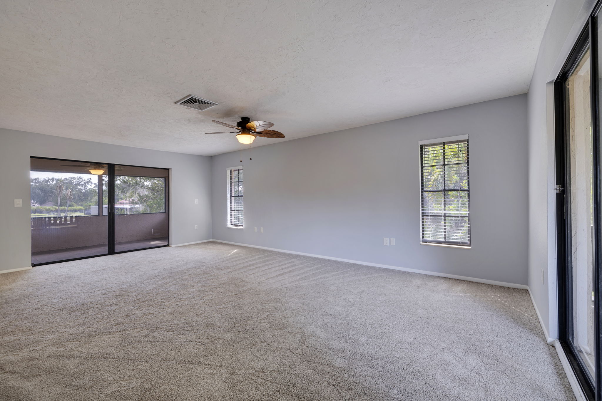 Palmetto, Florida, 34221, United States, 5 Bedrooms Bedrooms, ,4 BathroomsBathrooms,Residential,For Sale,1921911