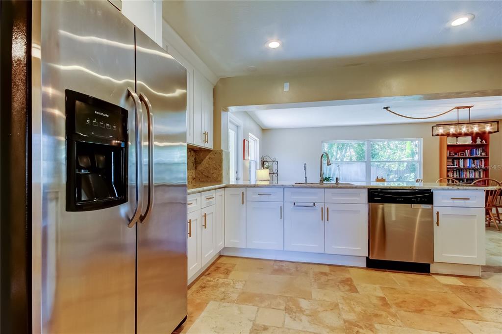 St Petersburg, Florida, 33703, United States, 3 Bedrooms Bedrooms, ,2 BathroomsBathrooms,Residential,For Sale,1821049