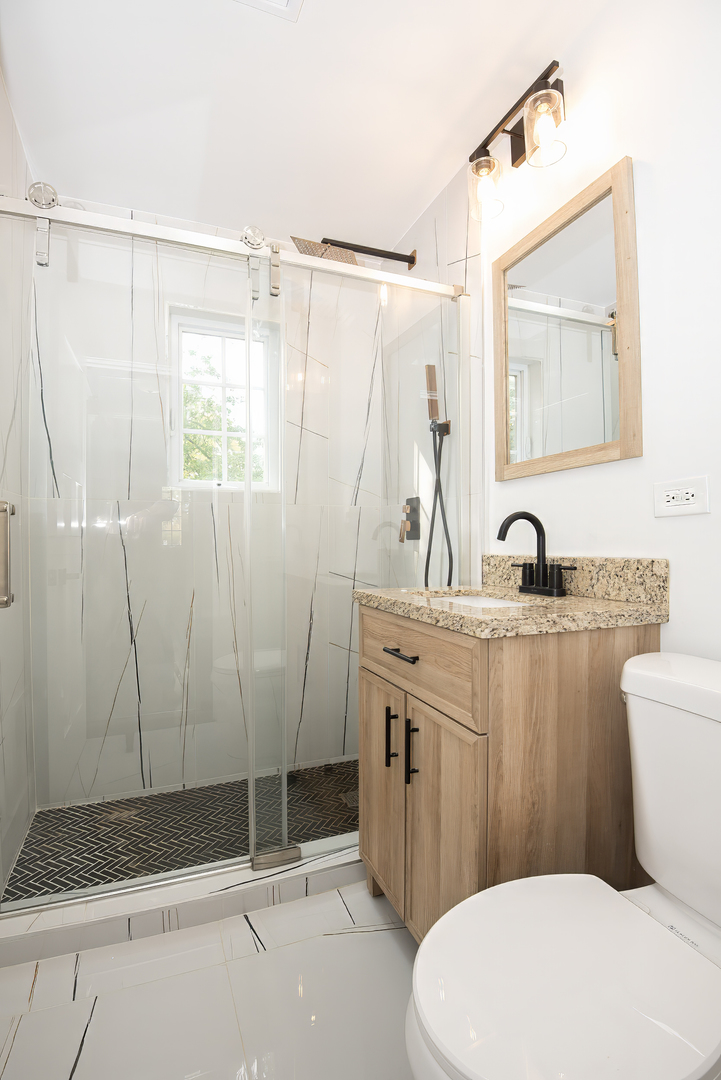 Glenview, Illinois, 60025, United States, 5 Bedrooms Bedrooms, ,3 BathroomsBathrooms,Residential,For Sale,1995942