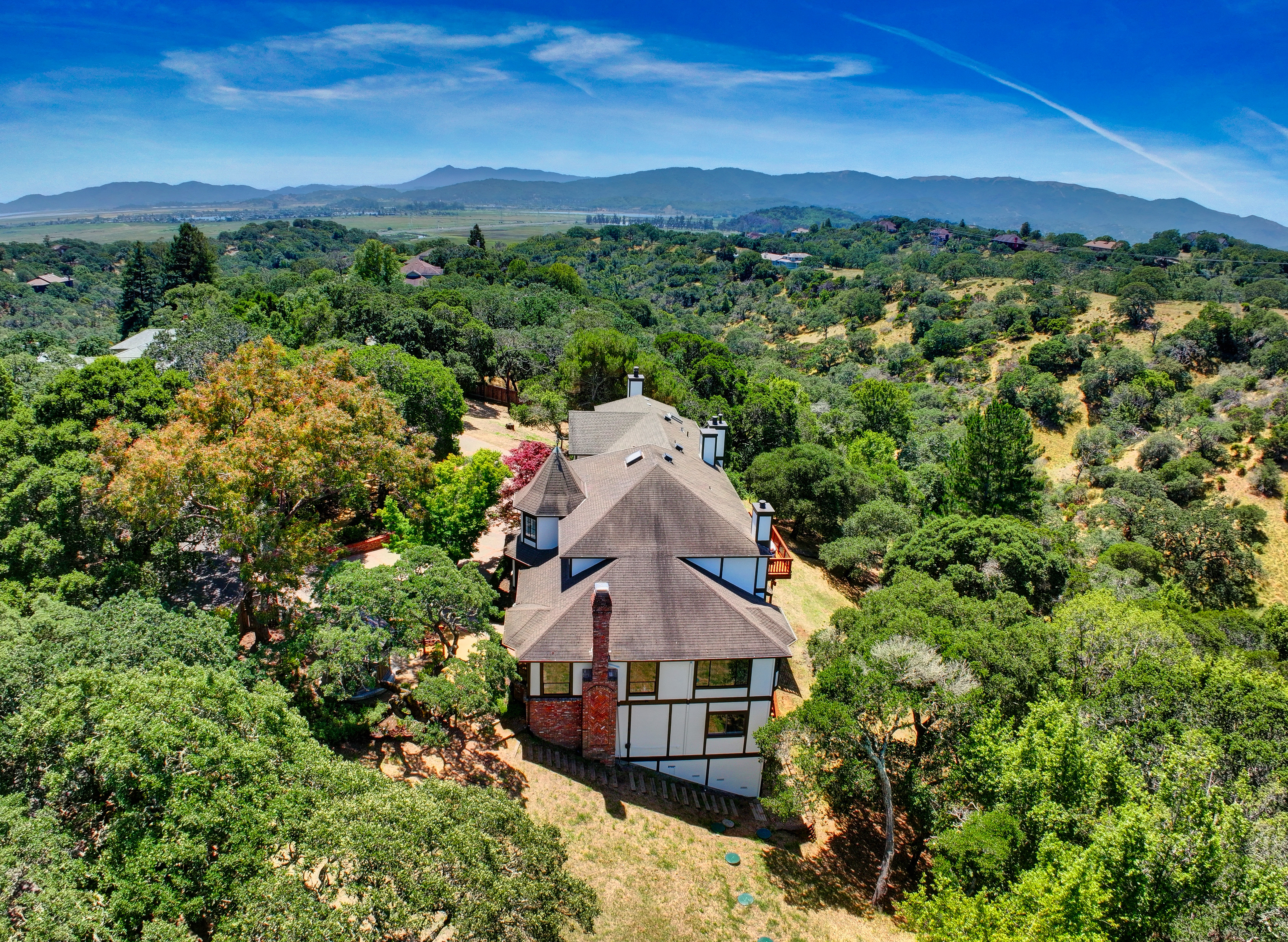  Grand Estate in Novato’s Prestigious Gated Lockton Lane - 物件實景