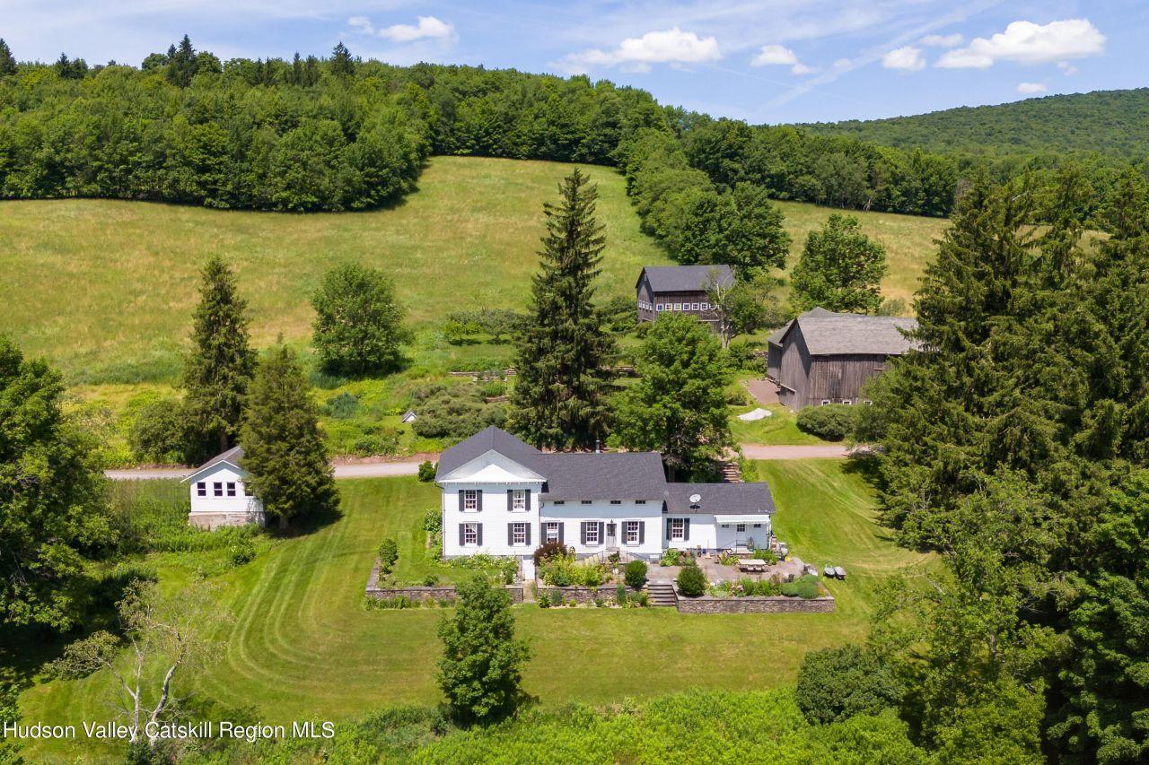 Bovina, New York, 13740, United States, 4 Bedrooms Bedrooms, ,2 BathroomsBathrooms,Residential,For Sale,1826483