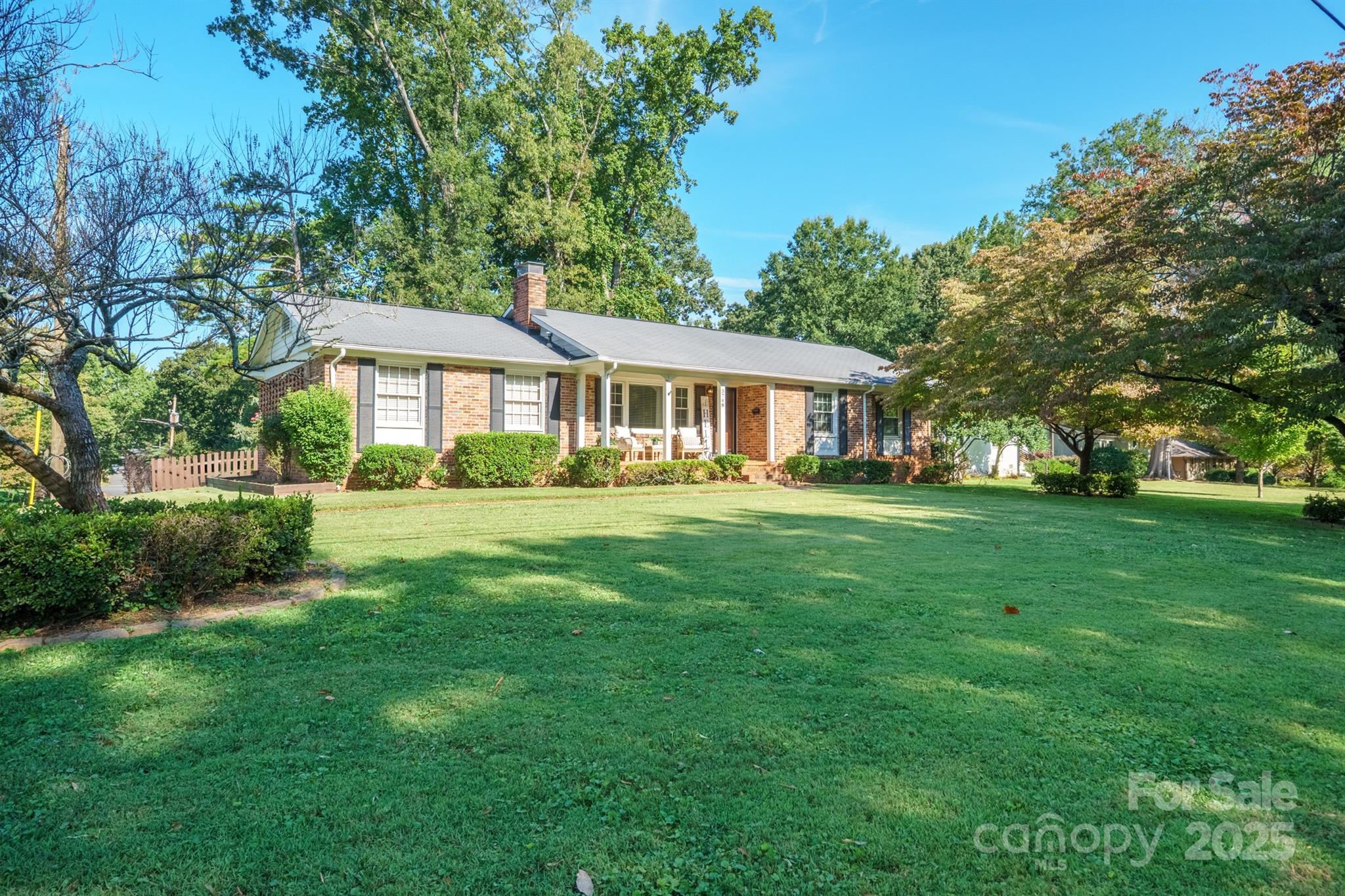 Charlotte, North Carolina, 28210, United States, 3 Bedrooms Bedrooms, ,2 BathroomsBathrooms,Residential,For Sale,1950475