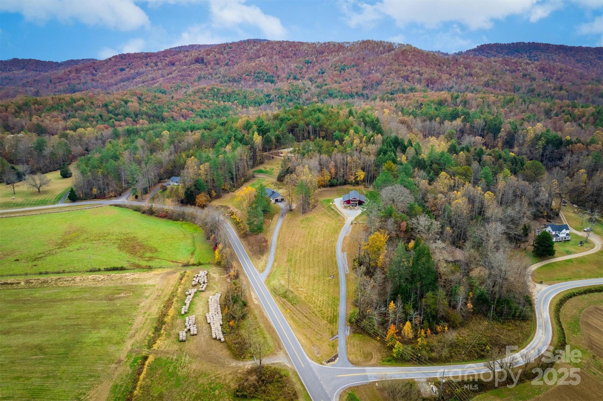 Lenoir, North Carolina, 28645, United States, 3 Bedrooms Bedrooms, ,3 BathroomsBathrooms,Residential,For Sale,1992065