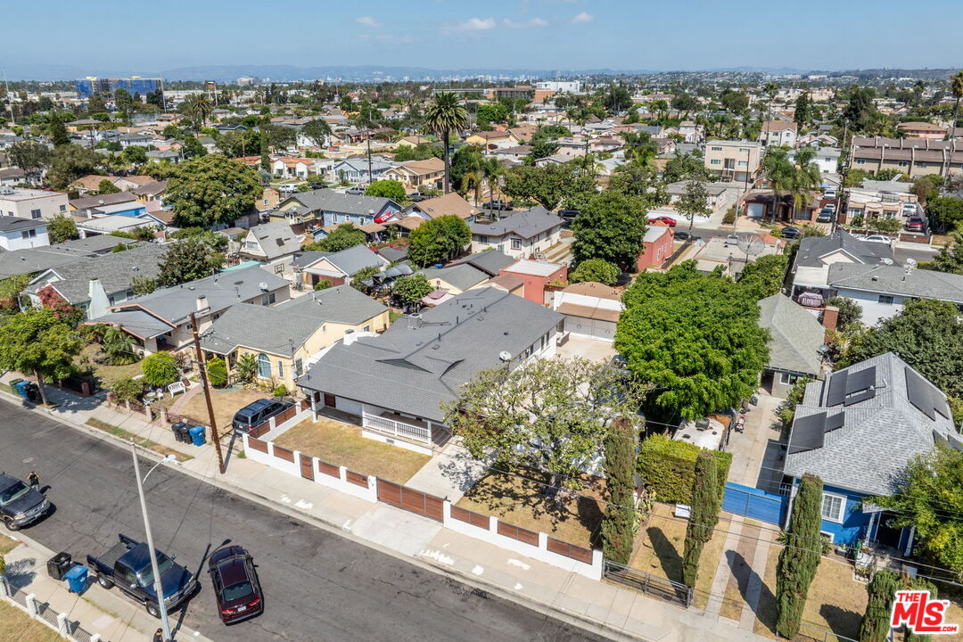 Inglewood, California, 90301, United States, 4 Bedrooms Bedrooms, ,Residential,For Sale,1993499