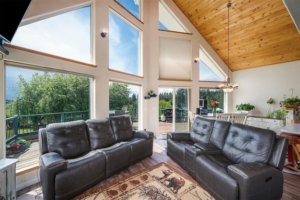 Polson, Montana, 59860, United States, 3 Bedrooms Bedrooms, ,3 BathroomsBathrooms,Residential,For Sale,1888121