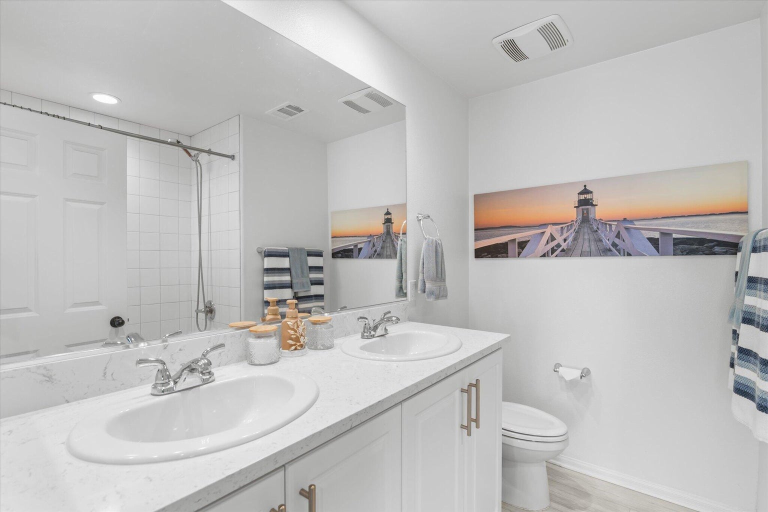 Lake Elsinore, California, 92530, United States, 3 Bedrooms Bedrooms, ,2 BathroomsBathrooms,Residential,For Sale,2007518