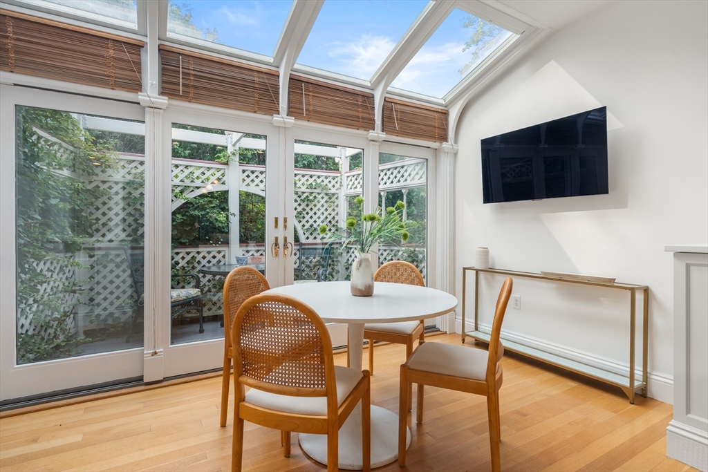 Cambridge, Massachusetts, 02140, United States, 5 Bedrooms Bedrooms, ,4 BathroomsBathrooms,Residential,For Sale,1939674