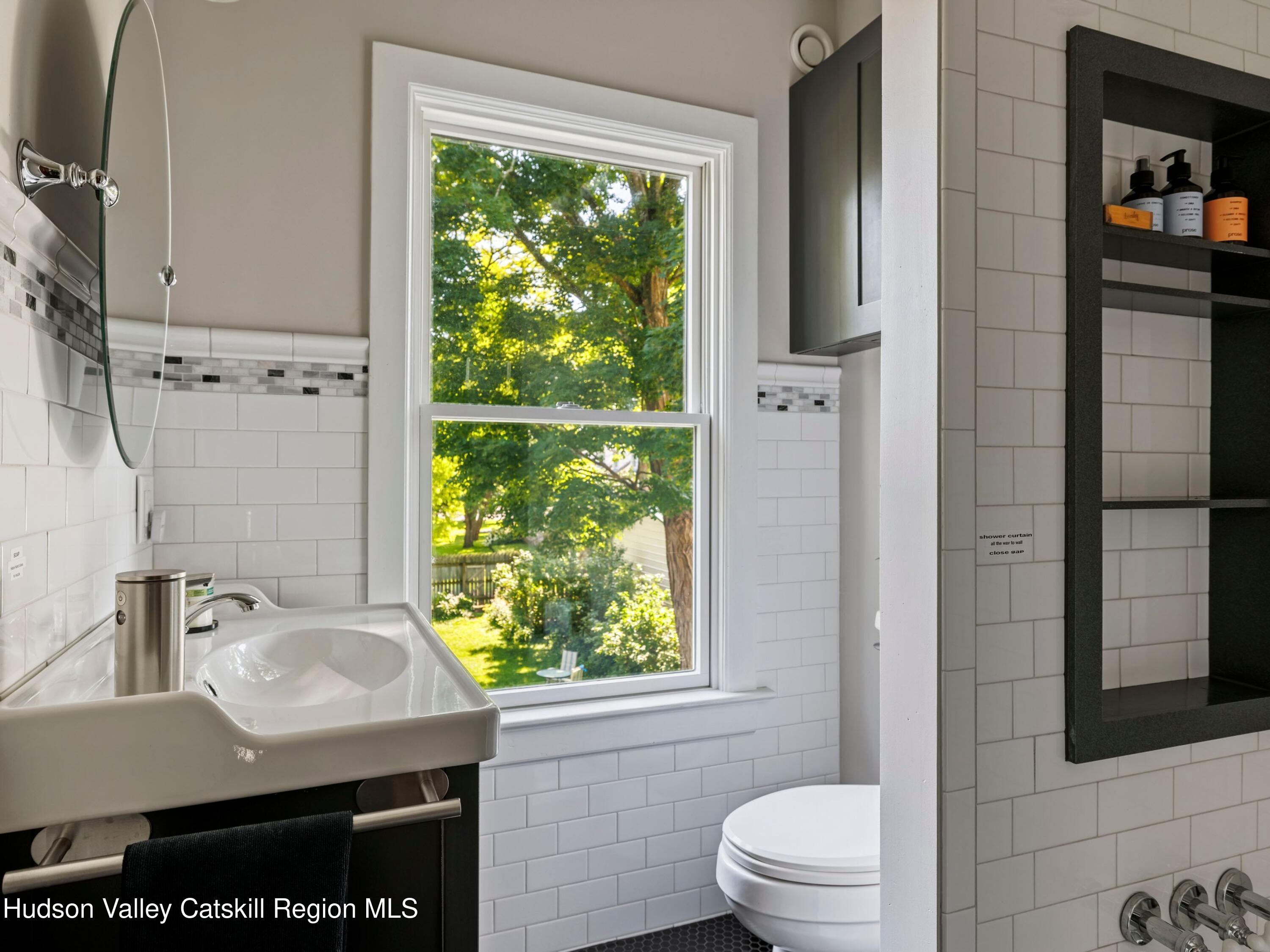 Saugerties, New York, 12477, United States, 3 Bedrooms Bedrooms, ,2 BathroomsBathrooms,Residential,For Sale,1874966
