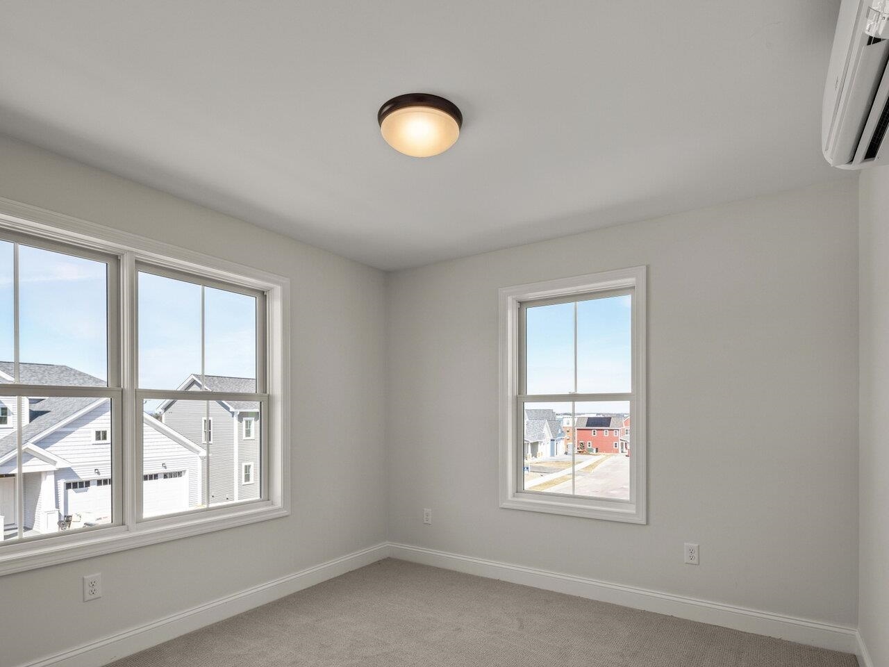 South Burlington, Vermont, 05403, United States, 3 Bedrooms Bedrooms, ,2 BathroomsBathrooms,Residential,For Sale,1838208