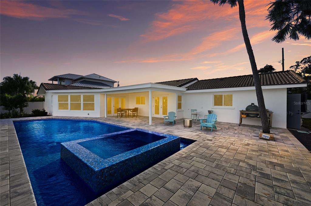 Holmes Beach, Florida, 34217, United States, 2 Bedrooms Bedrooms, ,2 BathroomsBathrooms,Residential,For Sale,2003450