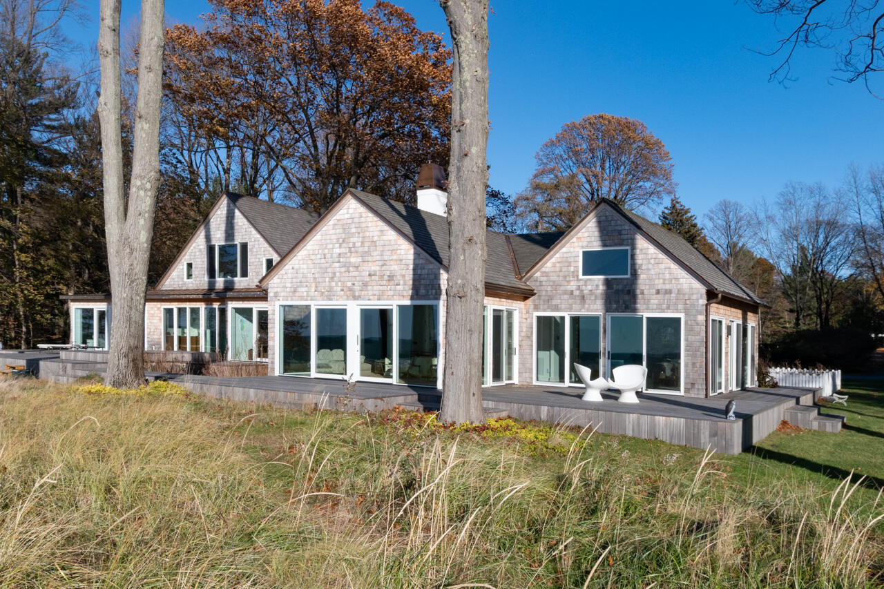 Fennville, Michigan, 49408, United States, 9 Bedrooms Bedrooms, ,10 BathroomsBathrooms,Residential,For Sale,1992421